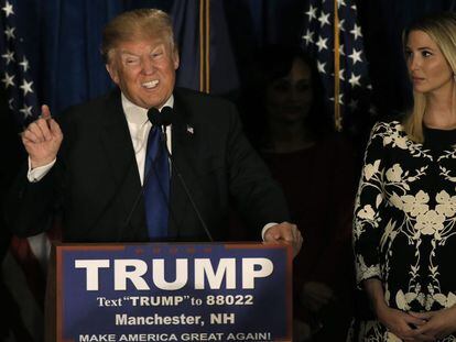 Donald Trump haciendo campaña New Hampshire. Al lado, su hija Ivanka.