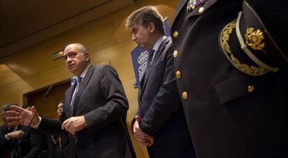 El exministro Jorge Fernández Díaz, junto a Ignacio Cosidó.