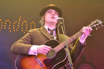 Pete Doherty cantó en directo.