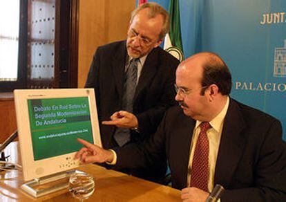 Manuel Pezzi (izquierda) y Gaspar Zarrías, en la presentación de los foros.