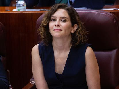 La presidenta madrileña, Isabel Díaz Ayuso, el jueves en un pleno de la Asamblea regional.