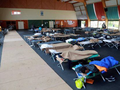 Un gimnasio habilitado como centro para migrantes y refugiados en Pailleux, en el noreste de Francia. 