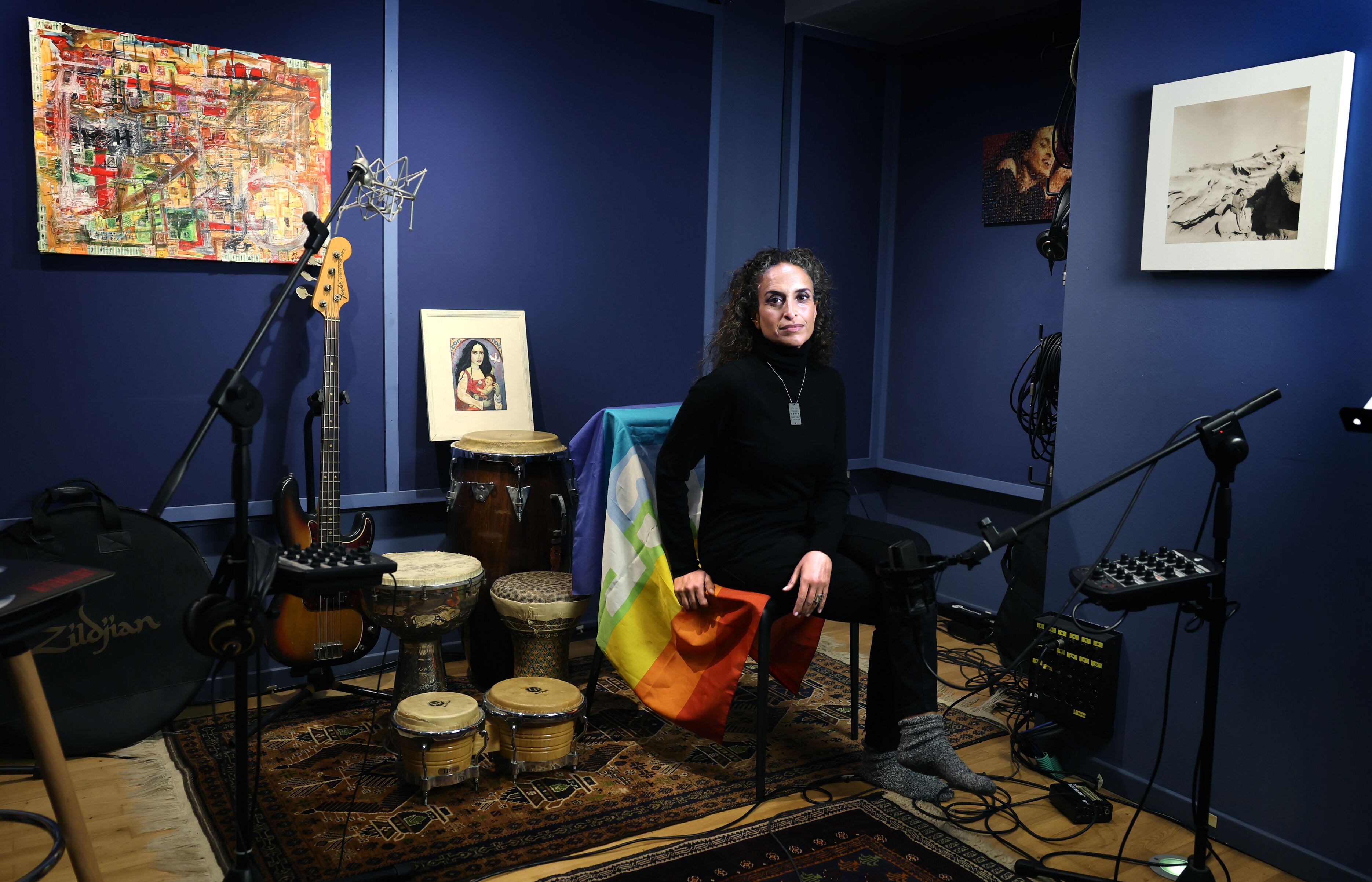 La cantante Noa en su estudio de grabación en un kibutz cerca de Tel Aviv.