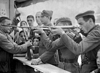 Caseta de feria de tiro en Atocha en junio de 1939.