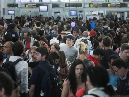 Las colas de pasajeros en el aeropuerto de El Prat.