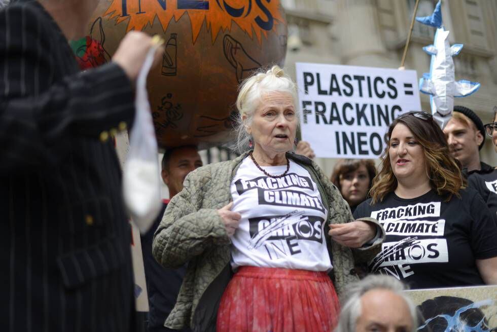 Vivienne Westwood en una protesta contra el cambio climático, en Londres, el pasado 5 de junio.