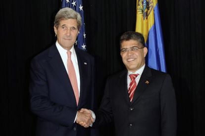 John Kerry y Elias Jaua.