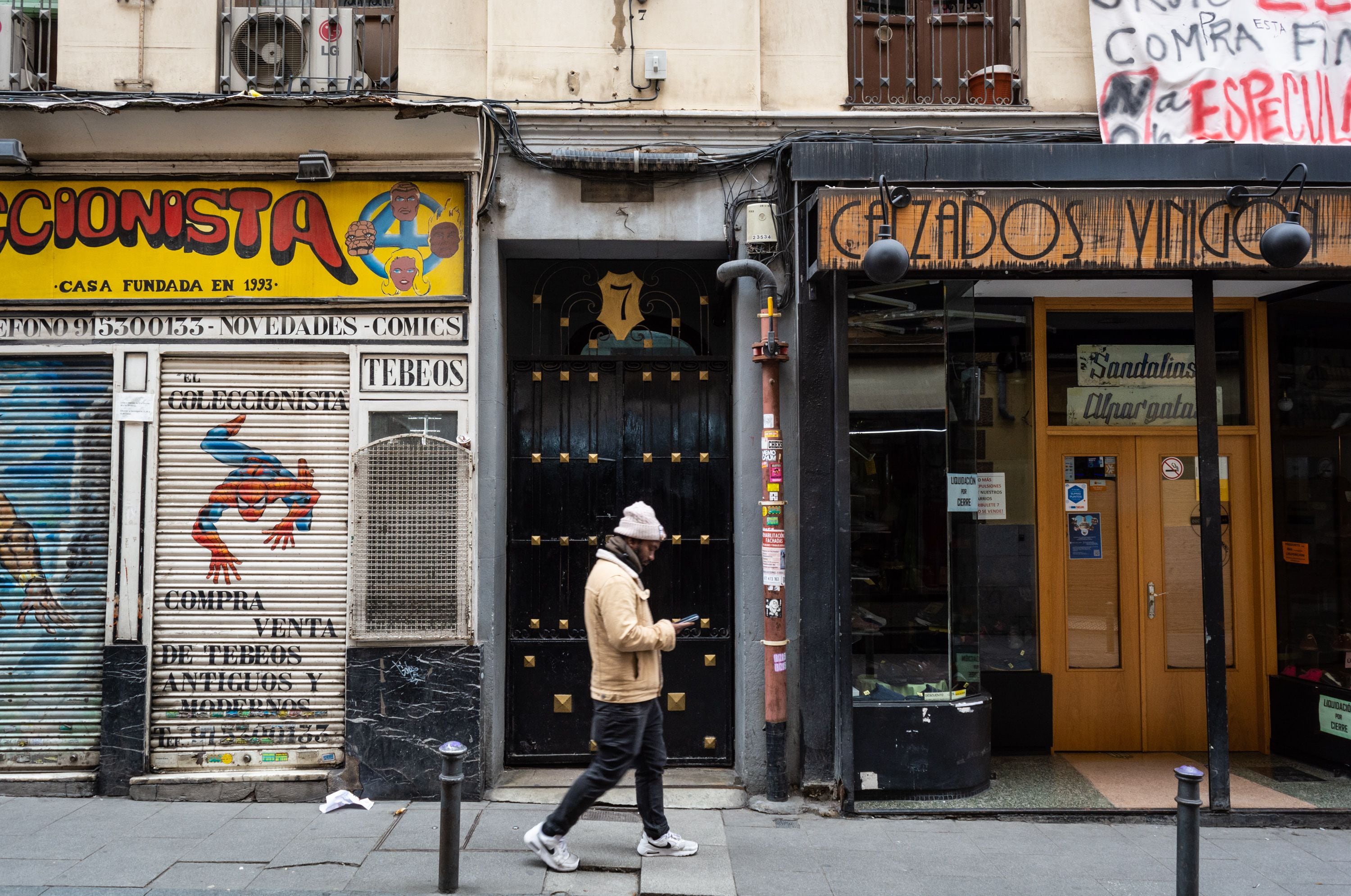 Los vecinos del bloque de la calle del Tribulete, 7, en el barrio Lavapiés (Madrid), se enfrentan a la cancelación de su contrato tras la promesa de compra de Elix.