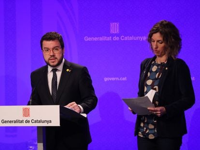 Pere Aragonès y Àngels Chacón, en rueda de prensa este jueves.