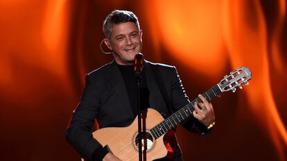 Alejandro Sanz actua en la gala de la Persona del Año de la Academia Latina de la Grabación en honor a Juanes, el 13 de noviembre de 2019 en Las Vegas.