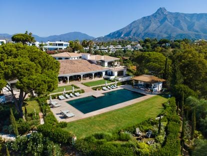 Las tres casas de la semana: villa de lujo por 35 millones (que tiene hasta bolera) en Marbella