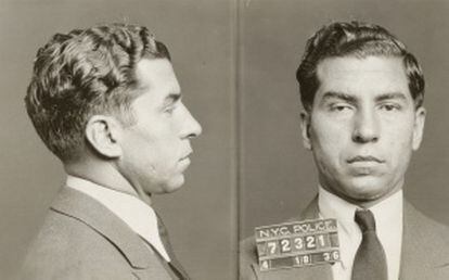 Ficha policial del mafioso Charles 'Lucky' Luciano (Foto: New York City Municipal Archives).