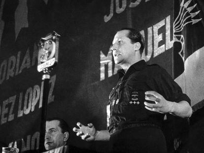 Jos&eacute; Antonio Primo de Rivera, en el 2&ordm; Congreso de la Falange, en Madrid, el 8 de junio de 1935.