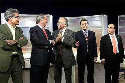 De izquierda a derecha, Joan Saura, Josep Piqué, Josep Lluís Carod, Artur Mas y Miquel Iceta, ayer antes del inicio del debate.