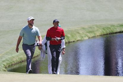 Jon Rahm y Tiger Woods, en el pasado Masters.