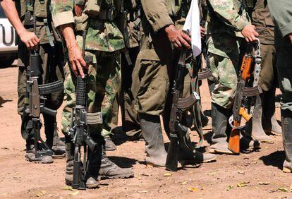 Guerrilleros de las FARC en la zona de transici&oacute;n de La Guajira, en el norte de Colombia. 