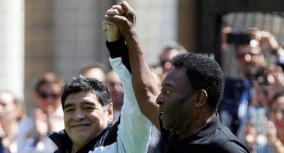 Diego Maradona i Pelé durant un esdeveniment aquest dijous a París.