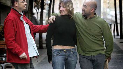 Manuel Martín Cuenca (izquierda), con Nathalie Poza y Javier Cámara, en la presentación del filme.