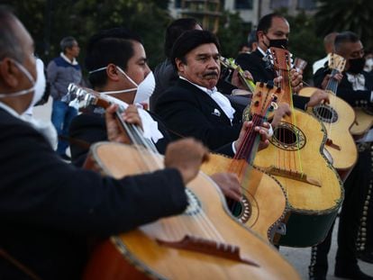 Miembros de una banda de mariachis en Ciudad de México.