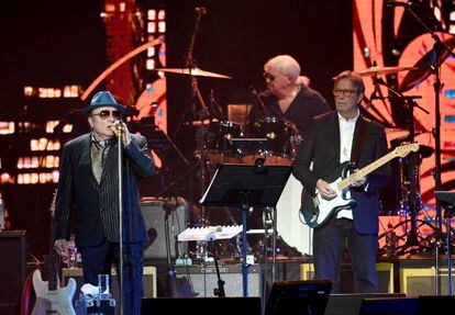 Van Morrison y Eric Clapton en un concierto en Londres el 3 de marzo de 2020. 