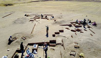 Vista del yacimiento de Wilamaya Patjxa, en los Andes peruanos, donde se encontraron los restos de la cazadora.