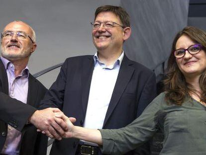 Antonio Montiel, candidato de Podemos a la Generalitat valenciana;Ximo Puig, candidato socialista, y M&oacute;nica Oltra; de Compromis, antes de la reuni&oacute;n que han mantenido en Valencia.  