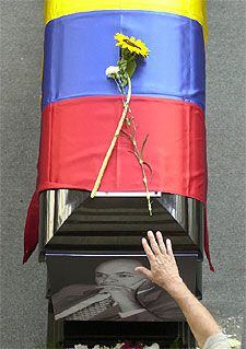 Funeral por Guillermo Gaviria, el político secuestrado y posteriormente asesinado por la guerrilla.