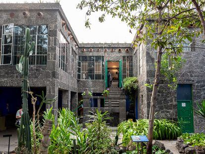 Una vista del interior de la Casa Azul, el museo dedicado a Frida Kahlo en donde se llevará a cabo un recorrido dramatizado a partir de las 18:00 de este miércoles 28 de septiembre.