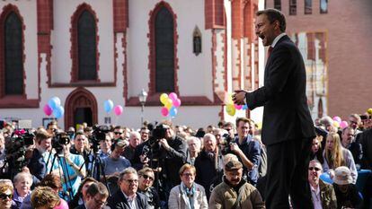 El líder del FDP alemán, Christian Lindner, en un acto en la plaza Römer de Fráncfort el lunes 18 de septiembre