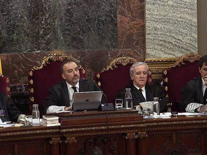 El presidente del tribunal, Manuel Marchena, junto a los jueces Andrés Martínez, Juan Ramón Berdugo y Antonio del Moral, durante la sesión del juicio del 'procés' de este jueves.