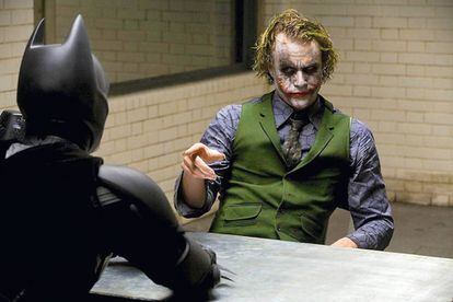 El Joker de Heath Ledger se reía de Batman. Al fin y al cabo, el disfraz del héroe es bastante más ridículo que el del villano.