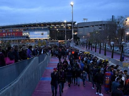 Los alrededores del Camp Nou ante del partido.
