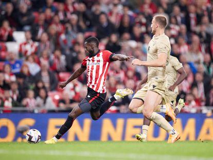 Inaki Williams of Athletic Club competes for the ball with Rodrigo Ely of UD Almeria during the La Liga Santander football match between Athletic Club and UD Almeria at San Mames on September 30, 2022, in Bilbao, Spain.
AFP7 
30/09/2022 ONLY FOR USE IN SPAIN