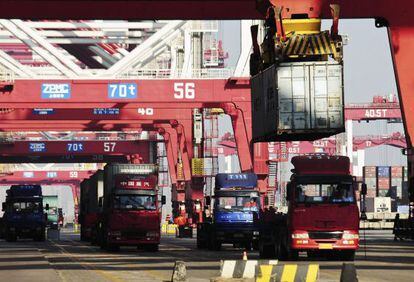 El puerto comercial chino de Qingdao, en el este del pa&iacute;s.
