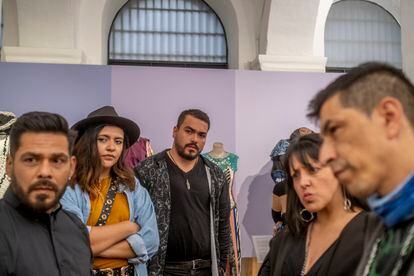 Omar Genaro Espinoza, Katherine González, Gustavo Andrés Villegas, y John Bernal diseñador y fotógrafo, son algunos de los participantes en la exposición.
