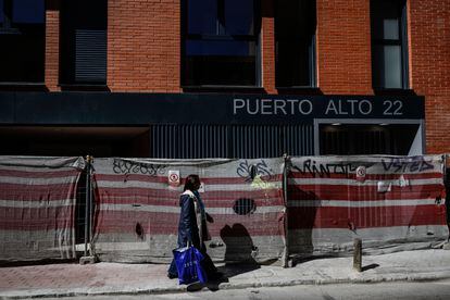 Un edificio en obras en la calle Puerto Alto 22 que pertenece a Olala Homes.