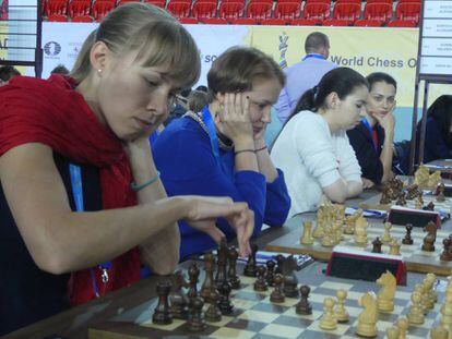 Rusia tampoco ha tenido un buen arranque en la Olimpiada femenina: Kosteniuk (al fondo), Goriáchkina, Gunina y Gyria.