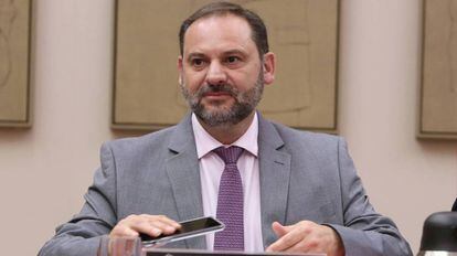 José Luis Ábalos, en la Comisión de Fomento del Congreso este jueves.