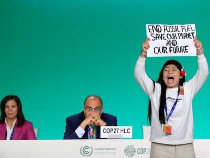 Licypriya Kangujam, una activista climática, pedía este lunes el fin de los combustibles fósiles en la cumbre del clima de Dubái.