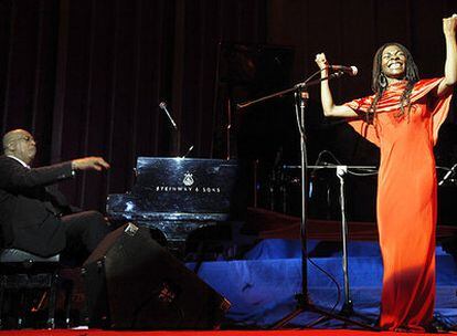 Chucho Valdés y Concha Buika, en el concierto de presentación el martes pasado en La Habana.