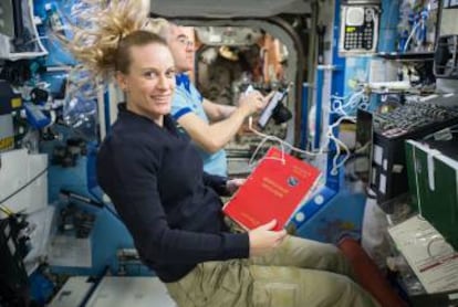 Imagen de archivo de astronautas en una misión.