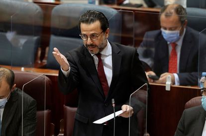 El consejero de Hacienda y Función Pública, Javier Fernández-Lasquetty durante el pleno de la Asamblea.