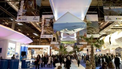 Pabellón de las comunidades autónomas en Fitur.