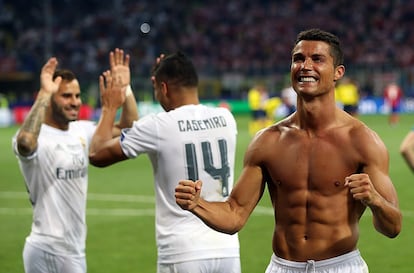 Jesé, Casemiro y Ronaldo celebran el titulo.