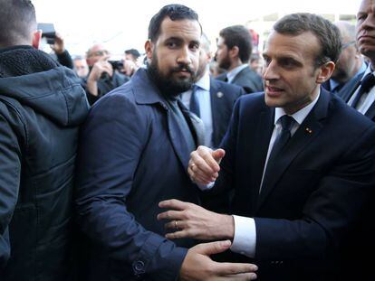 Alexandre Benalla, junto al presidente francés, Emmanuel Macron, el pasado febrero en París.