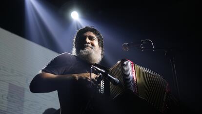 El músico Celso Piña, durante un concierto en 2018.