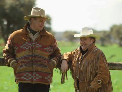 Bert&iacute;n Osborne junto al humorista &#039;Ar&eacute;valo&#039; durante un momento de la entrevista