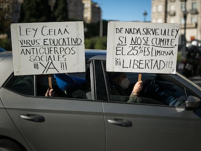 Manifestación en defensa del bilingüismo por el centro de Barcelona.