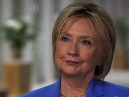 Hillary Clinton, en un momento de su entrevista con la CBS.