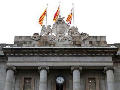Puigdemont aclara al fin que no declaró la independencia, pero hoy se le pedía otra cosa  la vuelta al orden constitucional